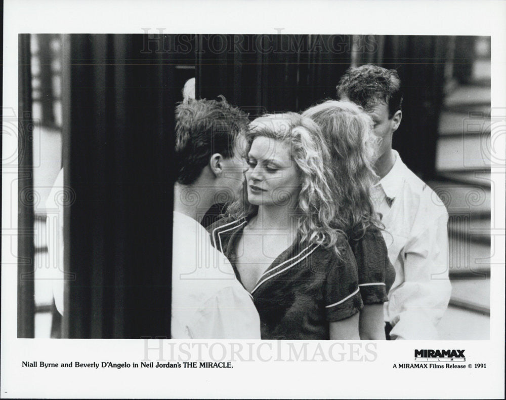 1991 Press Photo Beverly D&#39;Angelo and Niall Byrne in &quot;The Miracle&quot; - Historic Images