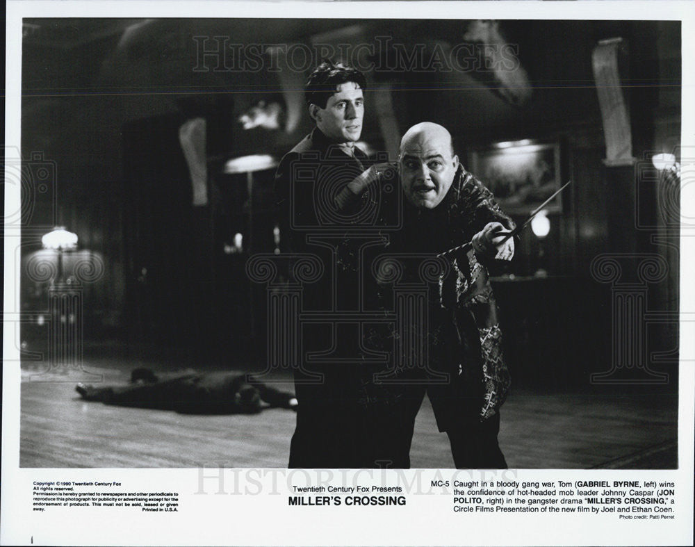 1990 Press Photo Miller&#39;s Crossing Film Gabriel Byrne Jon Polito Scene - Historic Images