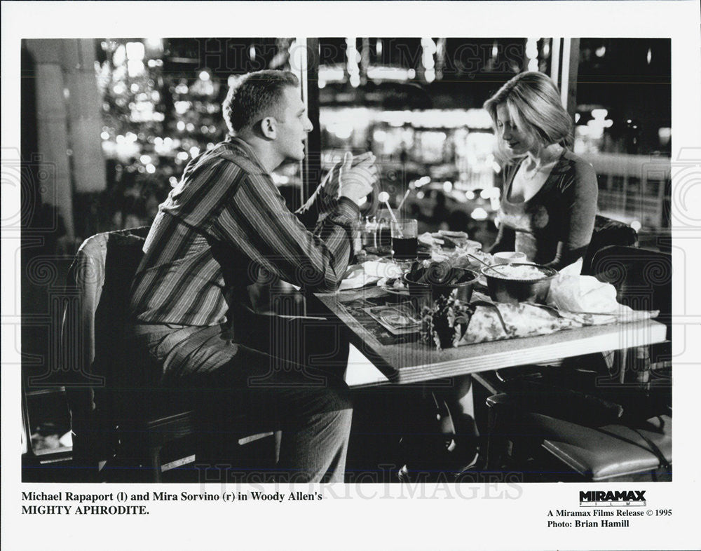 1995 Press Photo Film Mighty Aphrodige Michael Rapaport Mira Sorvino - Historic Images