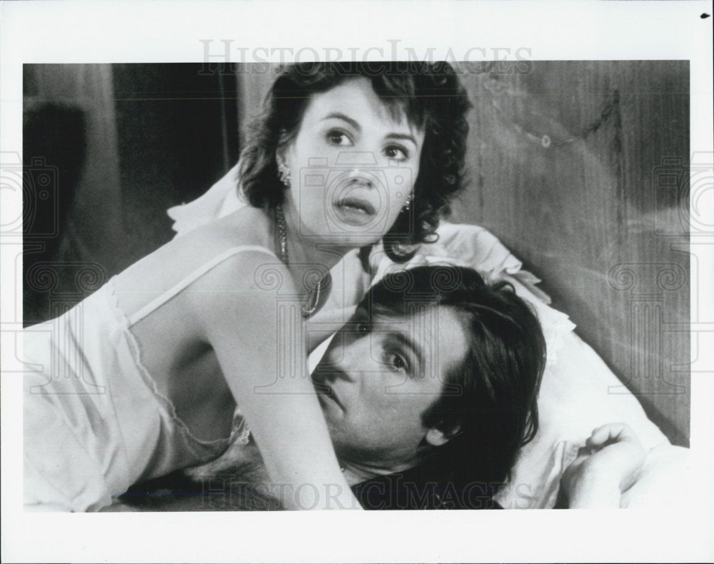 1986 Press Photo Gerard Depardie And Mieu-Meiu In A Scene From Menage - Historic Images