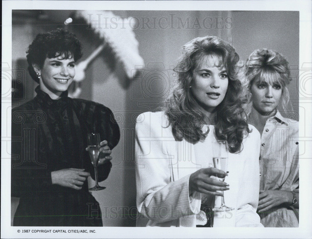 1987 Press Photo Dynasty Actors Leann Hunley Terri Garber Heather Locklear - Historic Images