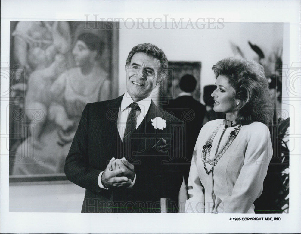 1985 Press Photo Actors Ricardo Montalban Stephanie Beacham The Coblys - Historic Images