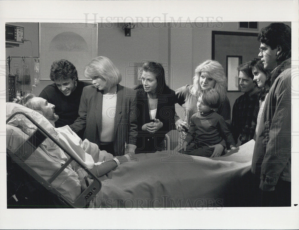 1988 Press Photo &quot;Family Ties&quot; Michael Gross, Scott Valentine - Historic Images