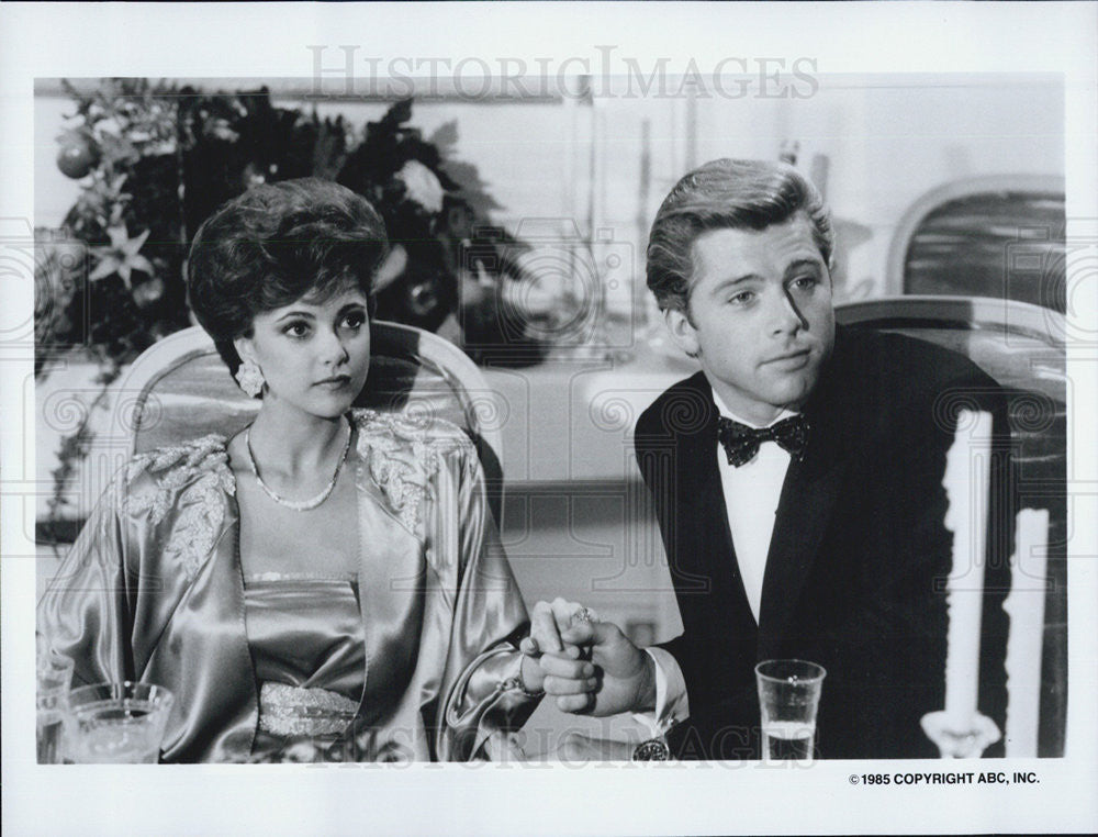 1985 Press Photo Emma Samms and Maxwell Caulfield  in &quot;Dynasty II: The Colbys&quot; - Historic Images