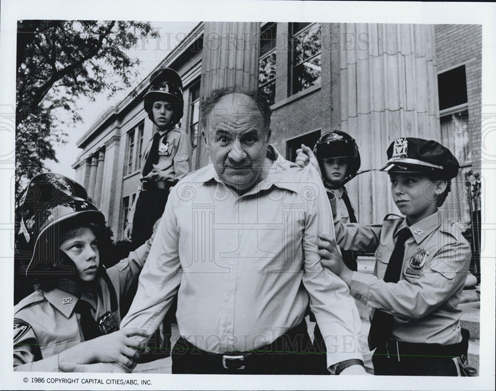 1986 Press Photo Lou Jacobi Actor Day Kids Took Over Children&#39;s Series