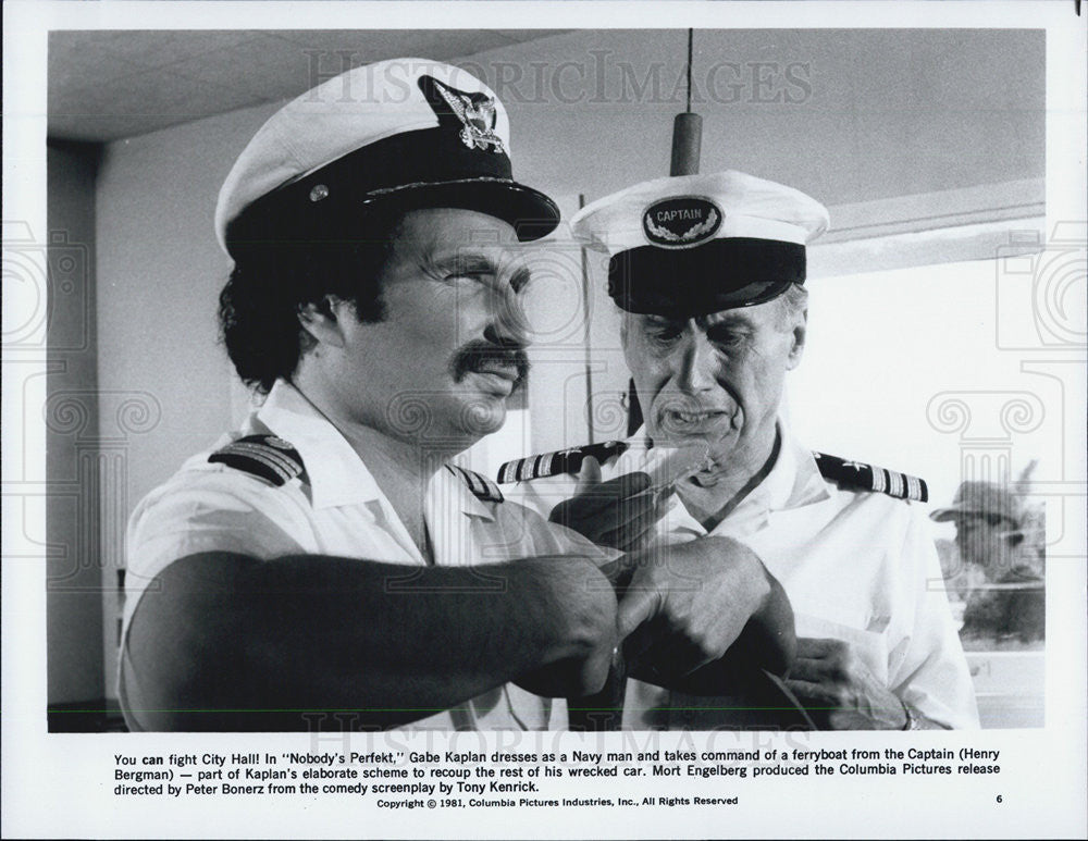 1981 Press Photo Gabe Kaplan &amp; Henry Bergman Star In &quot;Nobody&#39;s Perfekt&quot; - Historic Images