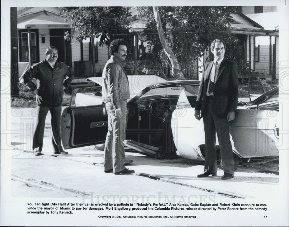 1981 Press Photo Alex Karras Gabe Kaplan Robert Klein Nobody&#39;s Perfect Movie - Historic Images