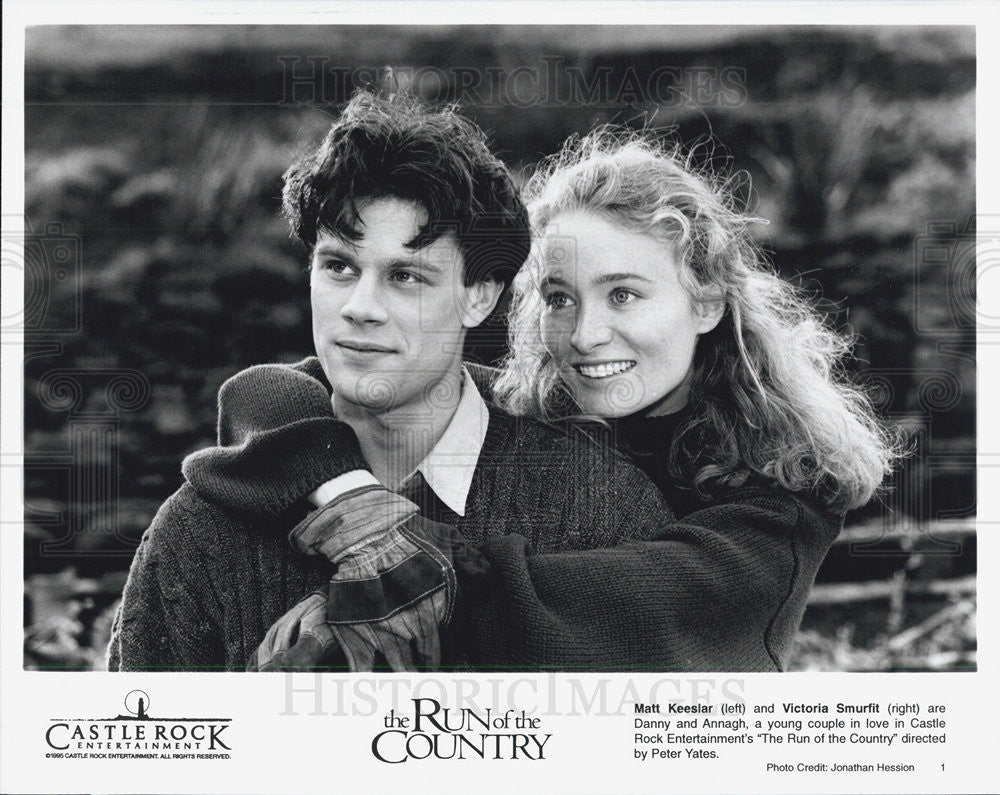 1995 Press Photo Matt Keeslar &amp; Victoria Smurfit in &quot;The Run of the Country&quot; - Historic Images