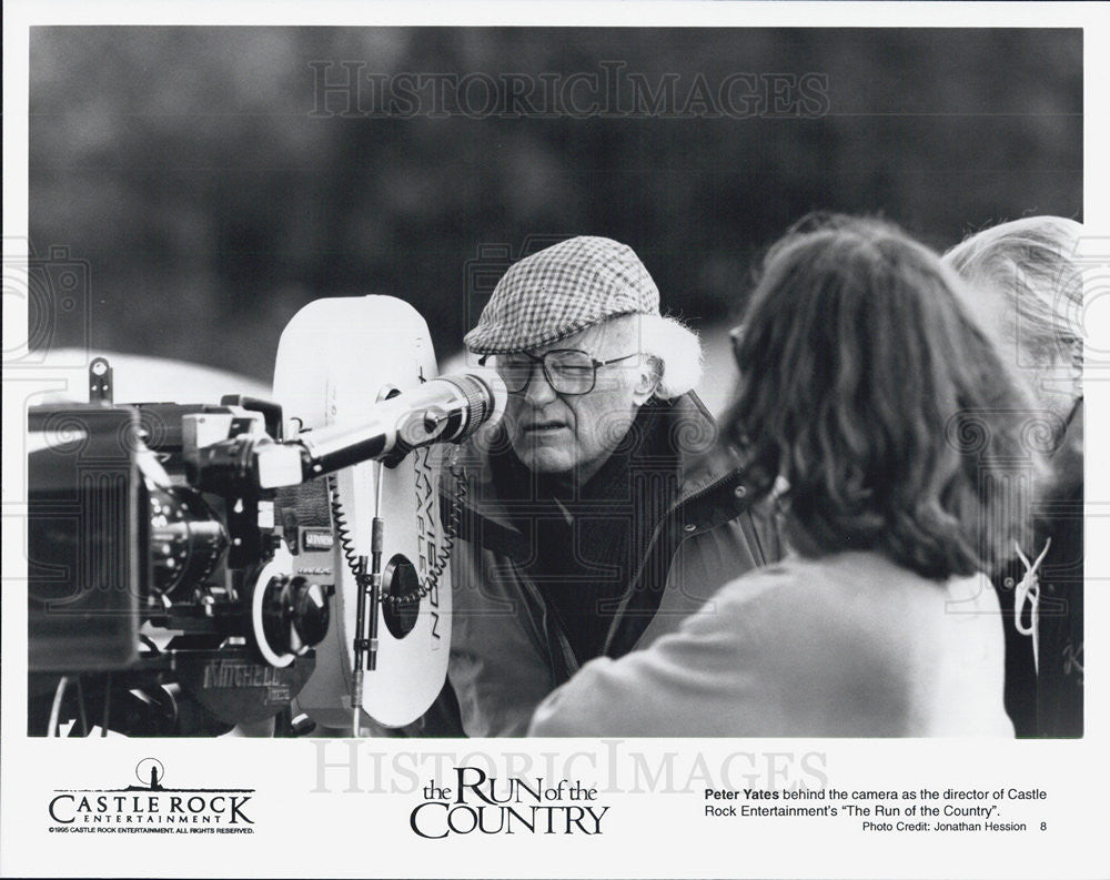 1995 Press Photo  Peter Yates director of the movie &quot;The Run of the Country&quot; - Historic Images