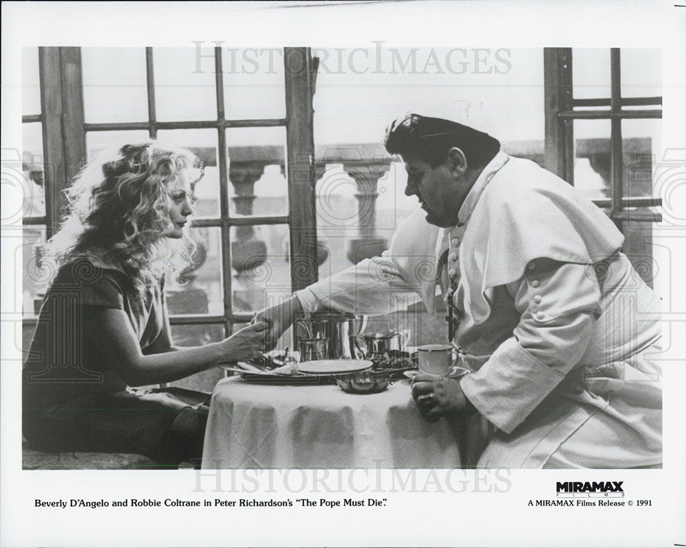 1991 Press Photo Beverly D&#39;Angelo &amp; Robbie Coltrane in &quot;The Pope Must Die&quot; - Historic Images