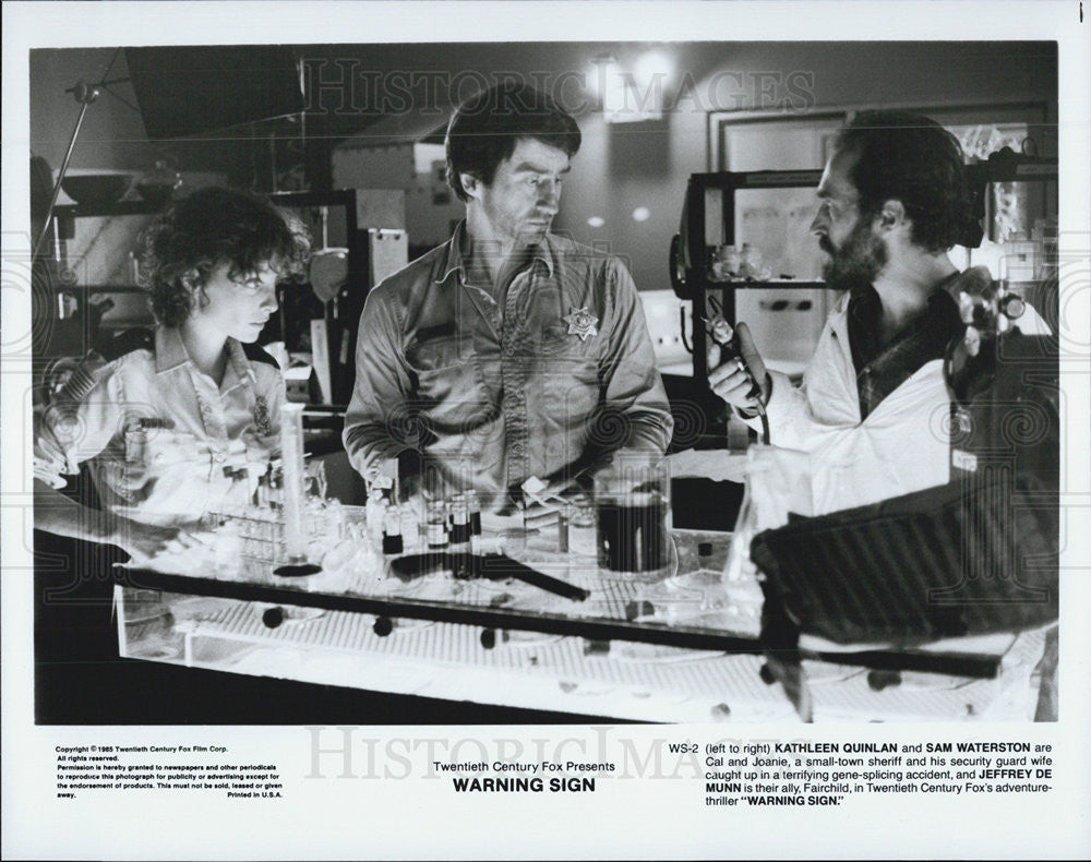 1985 Press Photo Sam Waterston, Kathleen Quinlan &amp; Jefferey De Munn in Warning Signs&quot; - Historic Images