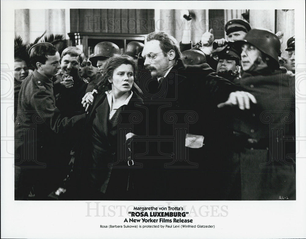 Press Photo Barbara Sukowa &amp; Winfried Glatzeder star in &quot;Rosa Luxemburg&quot; - Historic Images