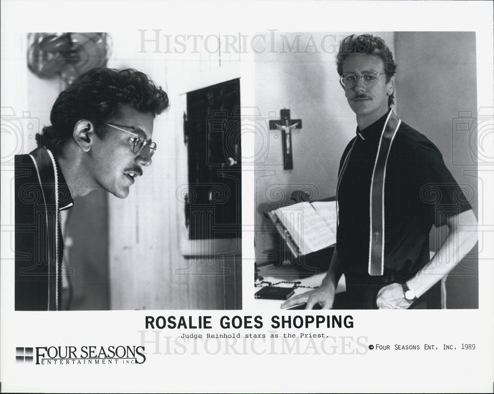 1989 Press Photo Judge Reinhold stars in &quot;Rosalie Goes Shopping&quot; - Historic Images