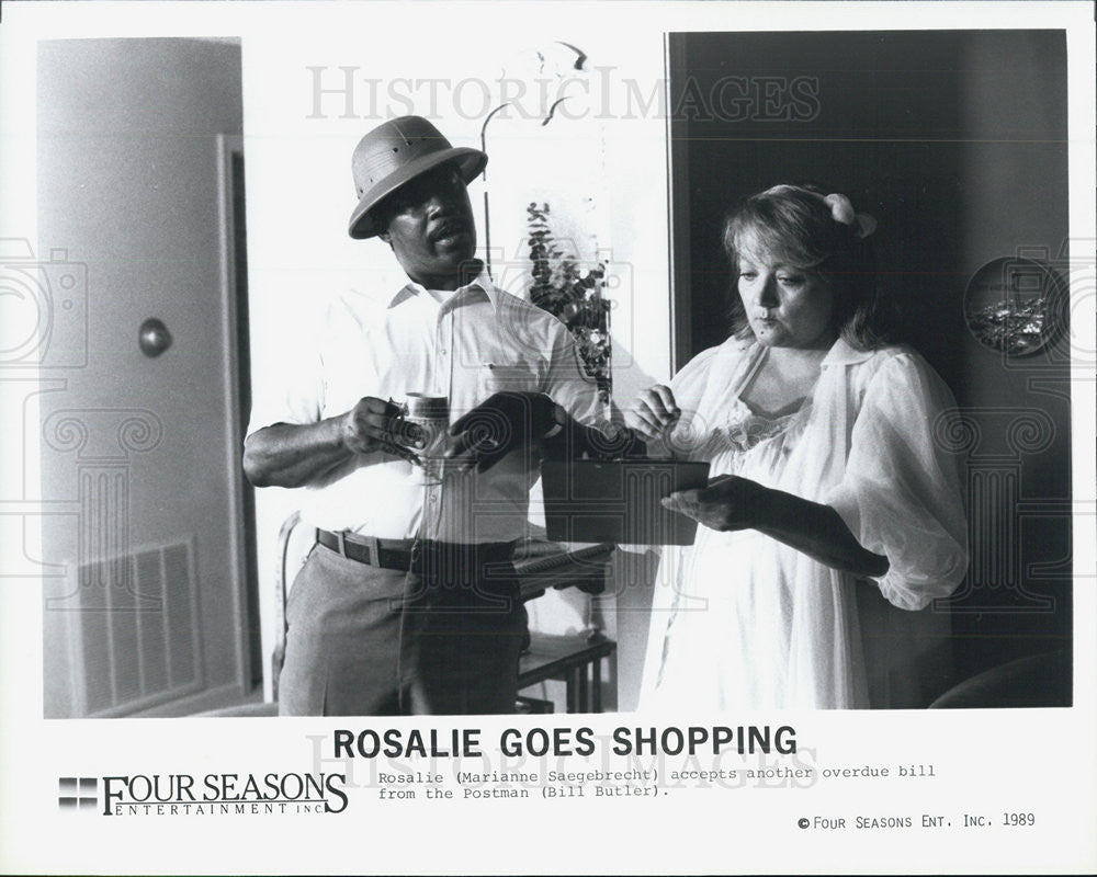 1989 Press Photo  Marianne Saegebrecht in &quot;Rosalie Goes Shopping&quot; - Historic Images