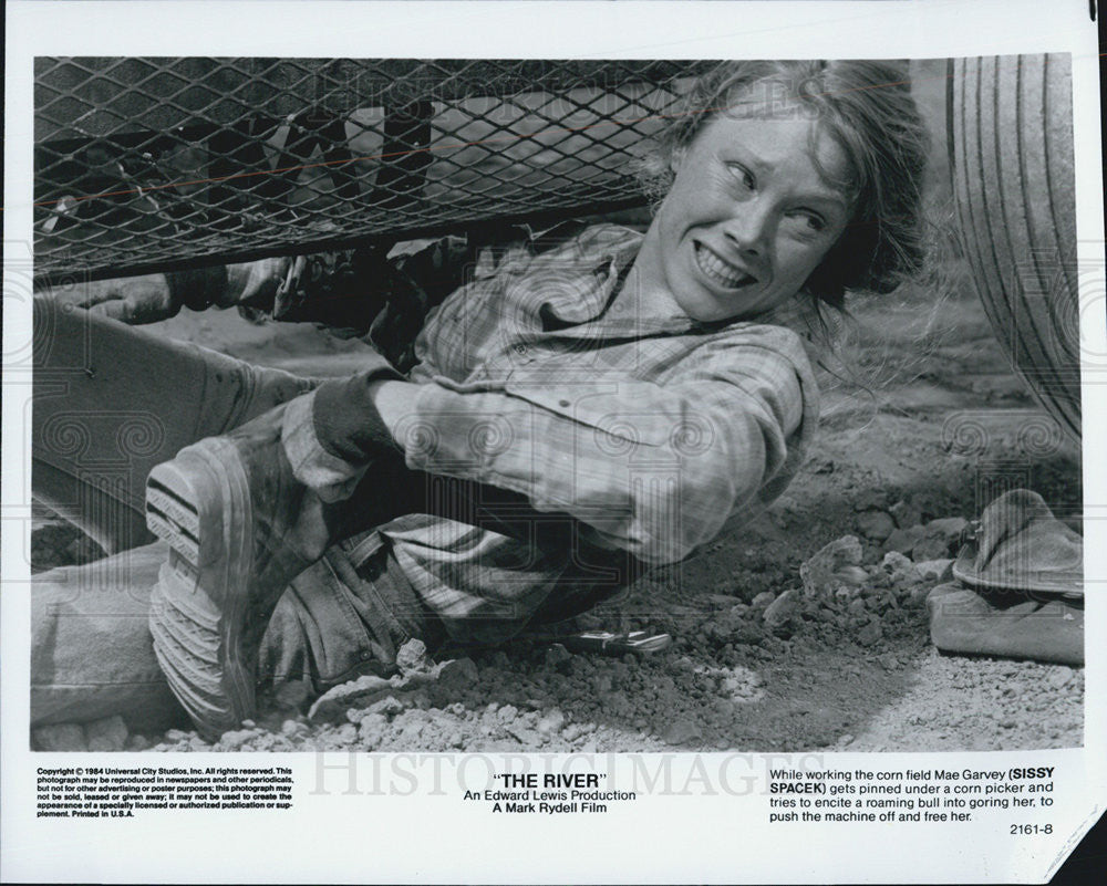 1984 Press Photo Sissy Spacek stars in &quot;The River&quot; - Historic Images