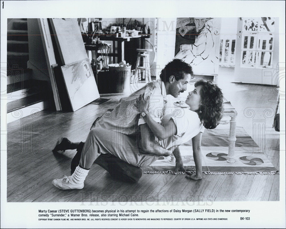 1987 Press Photo Steve Guttenberg Sally Field Surrender Warner Bros. - Historic Images