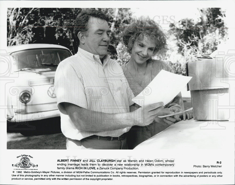 1992 Press Photo Albert Finley in &quot;Rich in Love&quot; - Historic Images