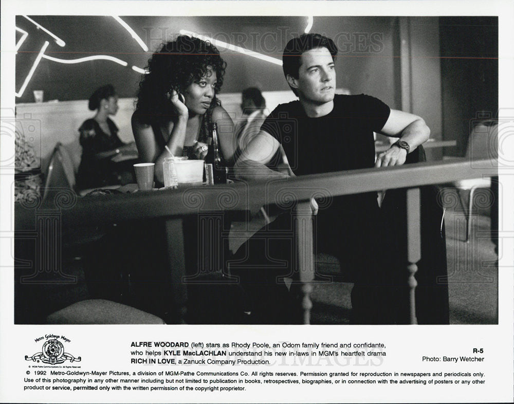 1992 Press Photo Actors Alfre Woodard And Kyle MacLachlan Star In &quot;Rich In Love&quot; - Historic Images