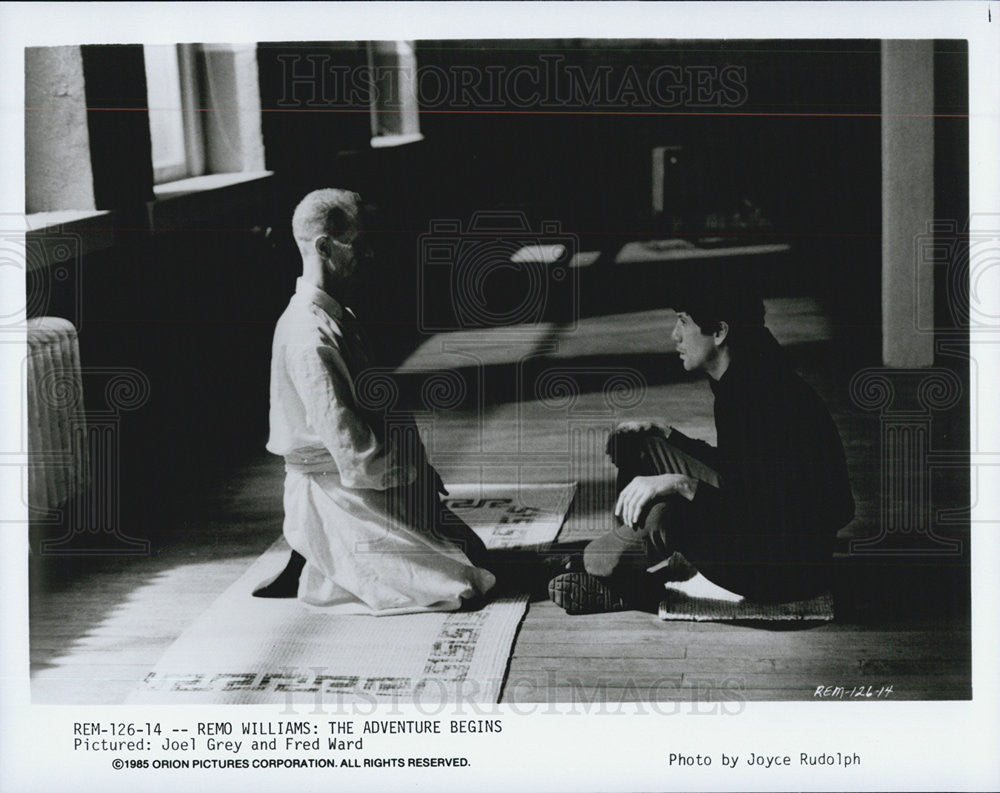 1985 Press Photo &quot;Remo Williams:The Adventure Begins&quot;Joel Grey &amp; Fred Ward - Historic Images