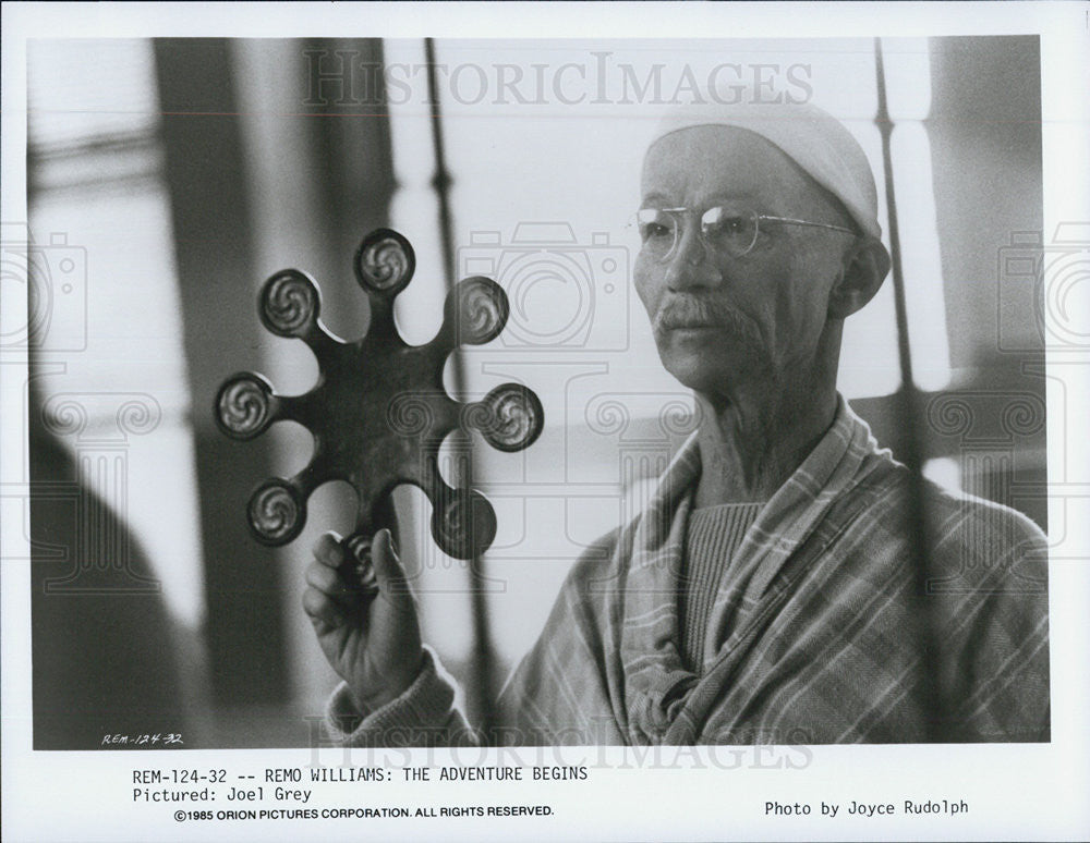 1985 Press Photo &quot;Remo Williams:The Adventure Begins&quot;Joel Grey - Historic Images