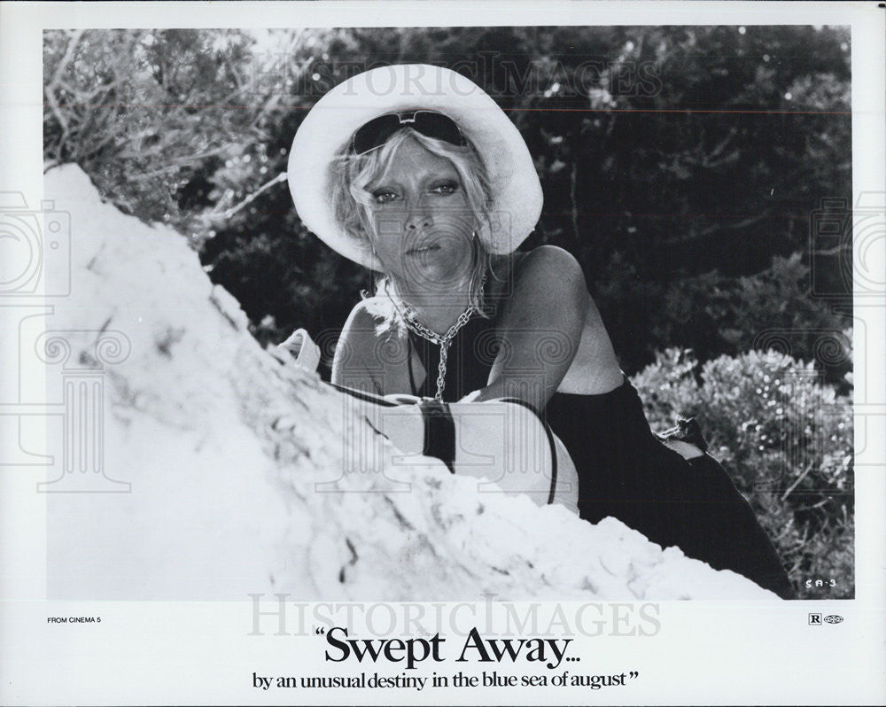 2002 Press Photo &quot;Swept Away&quot; - Historic Images