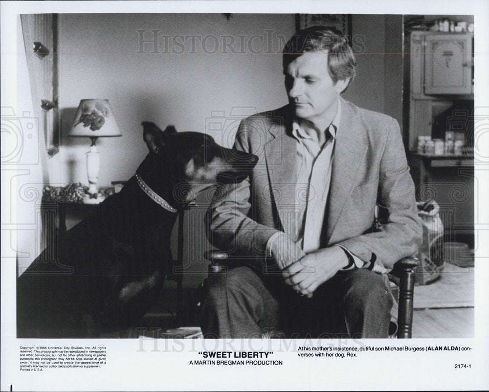 1986 Press Photo Alan Alda stars in &quot;Sweet Liberty&quot; - Historic Images