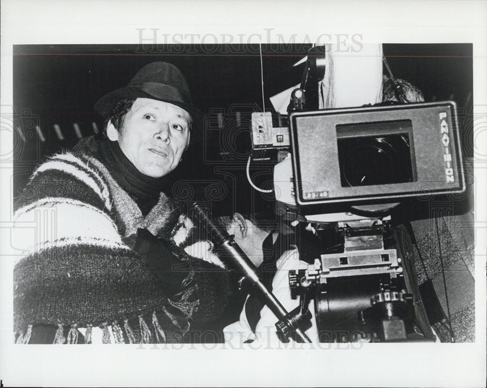 1987  Press Photo  Director Juzo Itami on &quot;A Taxing Woman&quot; - Historic Images