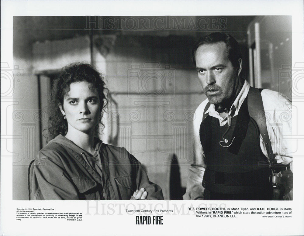 1992 Press Photo Actors Powers Boothe And Kate Hodge Starring In &quot;Rapid Fire&quot; - Historic Images