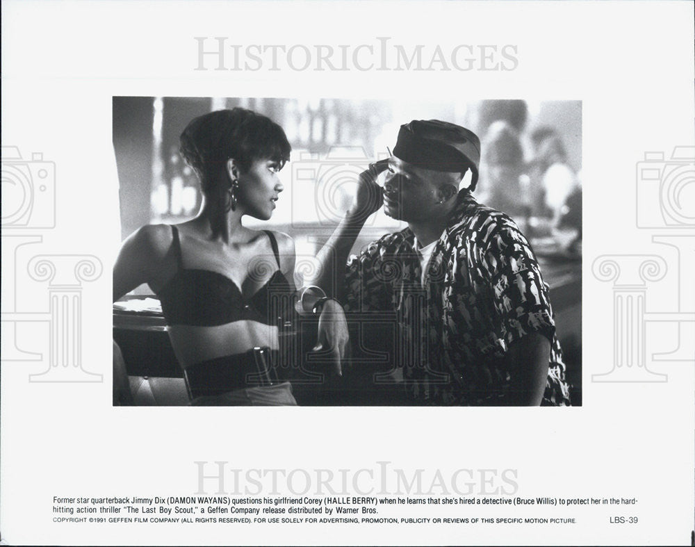 1991 Press Photo Actors Damons Wayans And Halle Berry In &quot;The Last Boy Scout&quot; - Historic Images