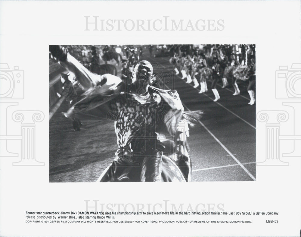 1991 Press Photo Scene From &quot;The Last Boy Scout&quot; Starring Actor Damon Wayans - Historic Images