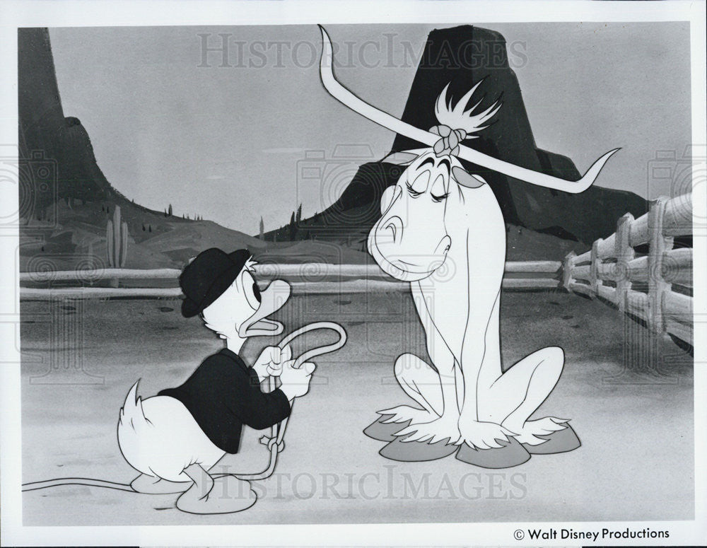 Press Photo On Vacation Animated Film Donald Duck With Cow Scene - Historic Images