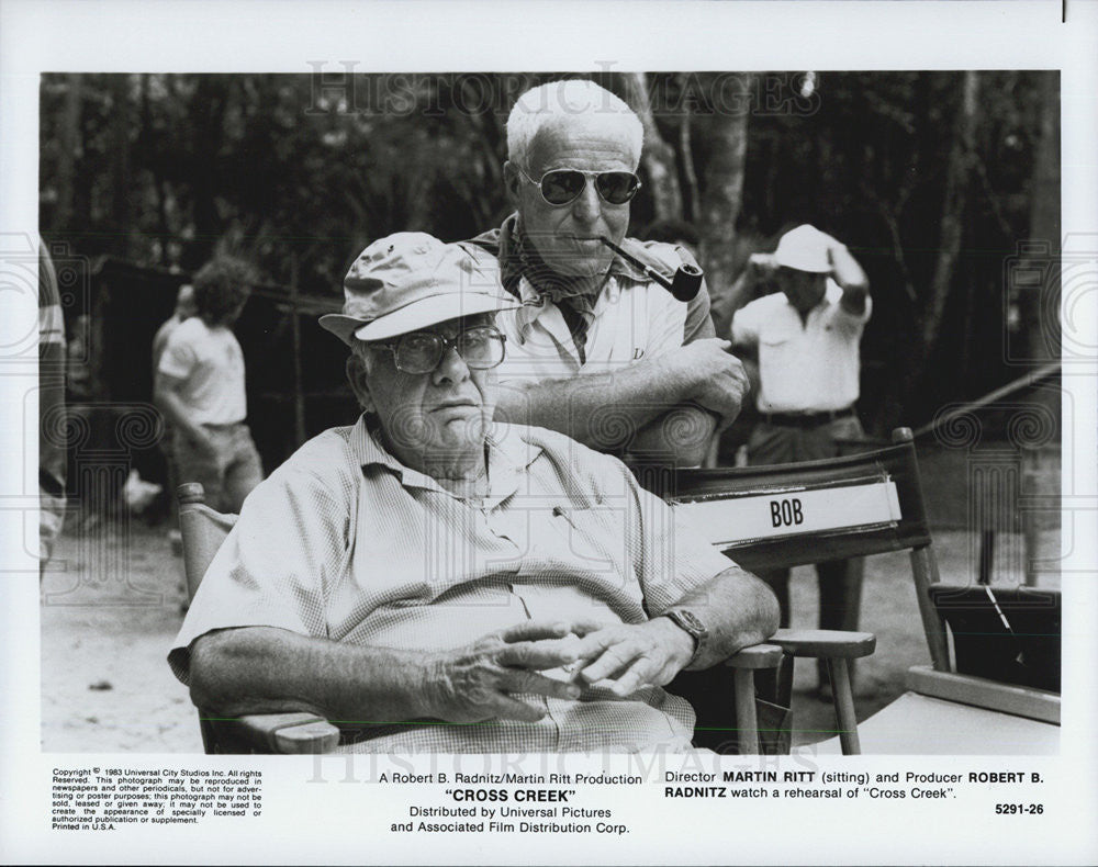 1983 Press Photo Director Martin Ritt &amp; producer Robert Radnitz in Cross Creek - Historic Images