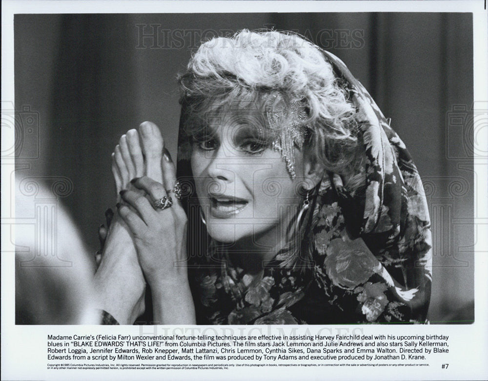 1985 Press Photo Felicia Farr in &quot;Blake Edwards&#39; That&#39;s Life&quot; - Historic Images