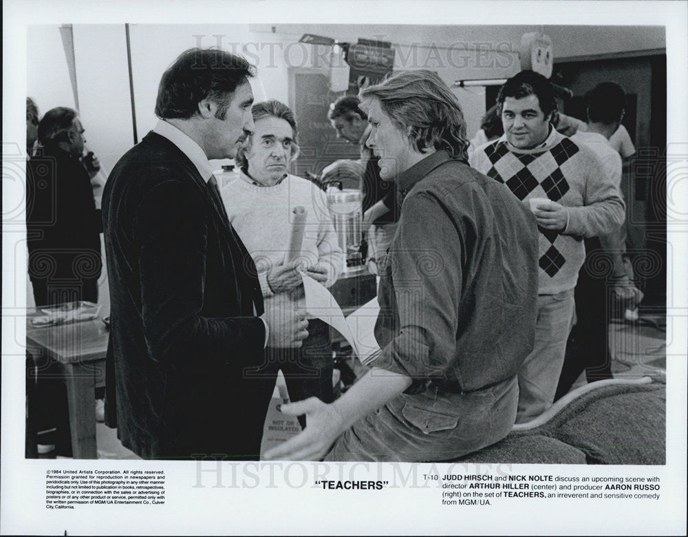 1984 Press Photo Actors Judd Hirsch And Nick Nolte Starring &quot;Teachers&quot; On Set - Historic Images