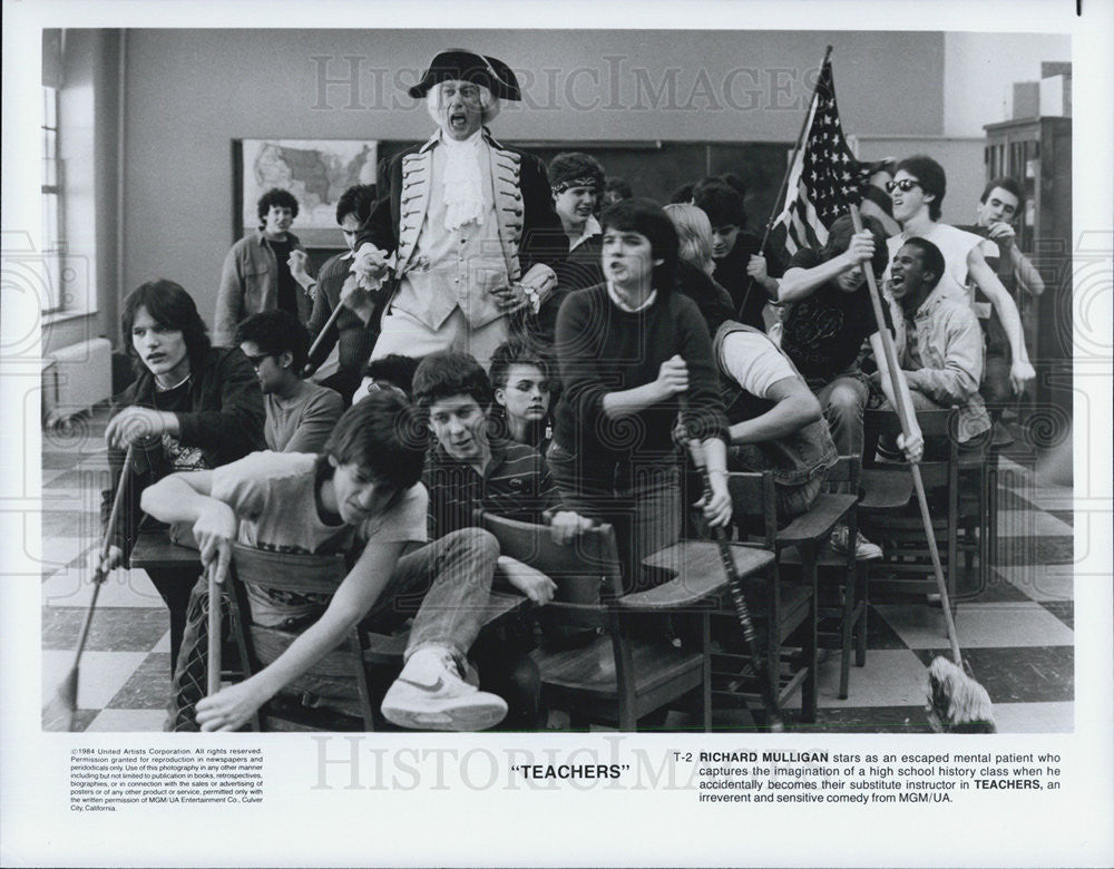 1984 Press Photo Richard Mulligan stars in &quot;Teachers&quot; - Historic Images