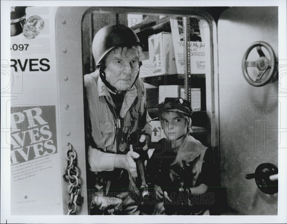 1986 Press Photo Bert Remsen Actor Chad Allen Terrovision Movie Film - Historic Images