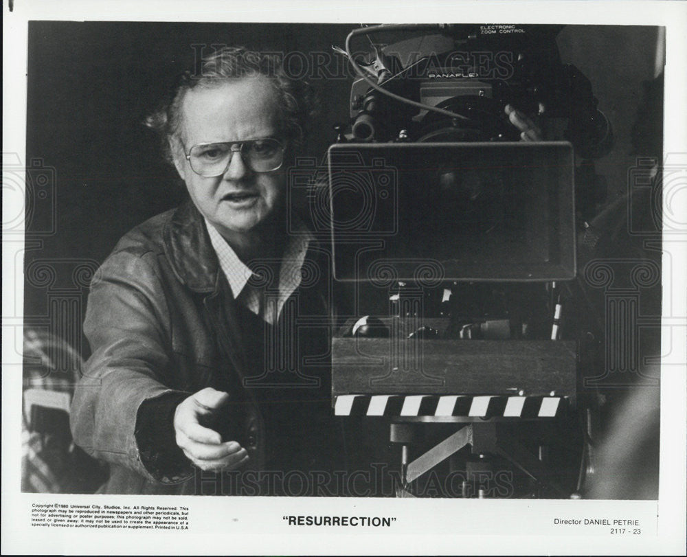 1980 Press Photo Director Daniel Petrie Resurrection - Historic Images