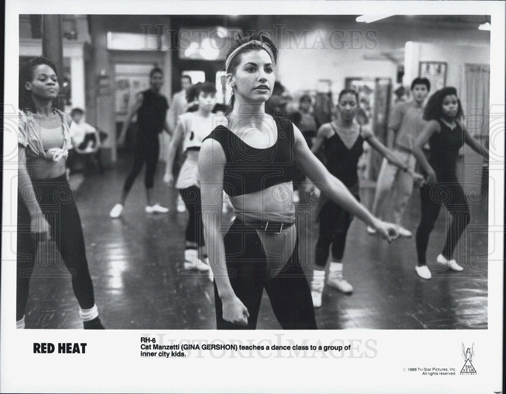 1988 Press Photo Gina Gershon stars in &quot;Red Heat&quot; - Historic Images