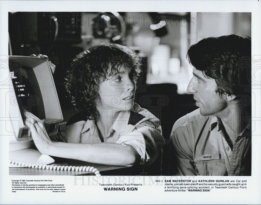 1985 Press Photo Sam Waterston Kathleen Quinlan star in &quot;Warning Sign&quot; - Historic Images