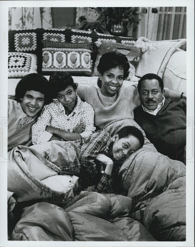 1985 Press Photo Cast of &quot;Charls and Company&quot; - Historic Images