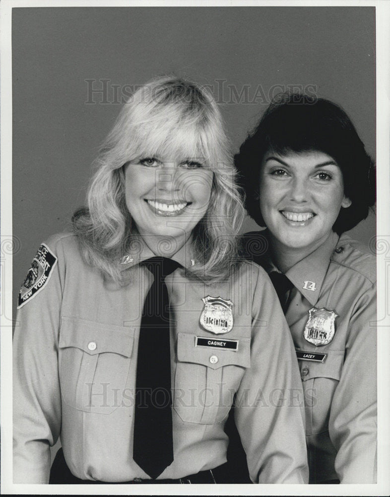 1985 Press Photo Loretta Swit &amp; Tyne Daley on &quot;Cagney &amp; Lacey&quot; - Historic Images