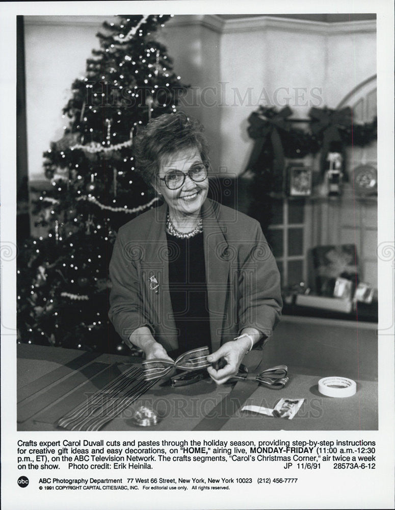 1991 Press Photo Crafts expert Carol Duvall appears on &quot;Home&quot; on the ABC Network - Historic Images