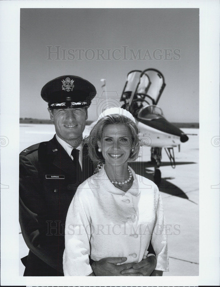 1984 Press Photo Actors Cindy Pickett,Craig Nelson in TV Series &quot;Call to Glory&quot; - Historic Images