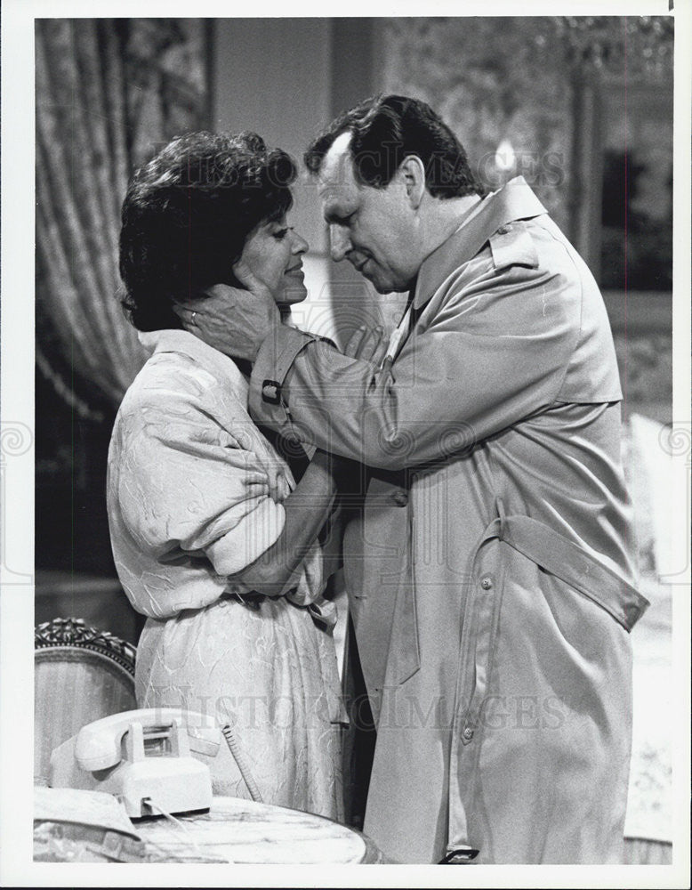 1987 Press Photo Actors Rita Moreno And Paul Dooley Star In &quot;The Golden Girls&quot; - Historic Images