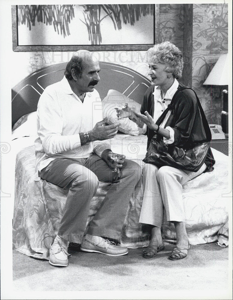 1986 Press Photo of Bea Arthur and Robert Edelman from TV&#39;s &quot;The Golden Girls&quot; - Historic Images