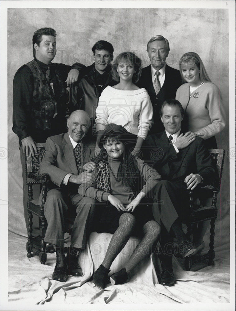 1989 Press Photo of the cast of the TV seres &quot;Grand&quot; with Pamela Reed - Historic Images