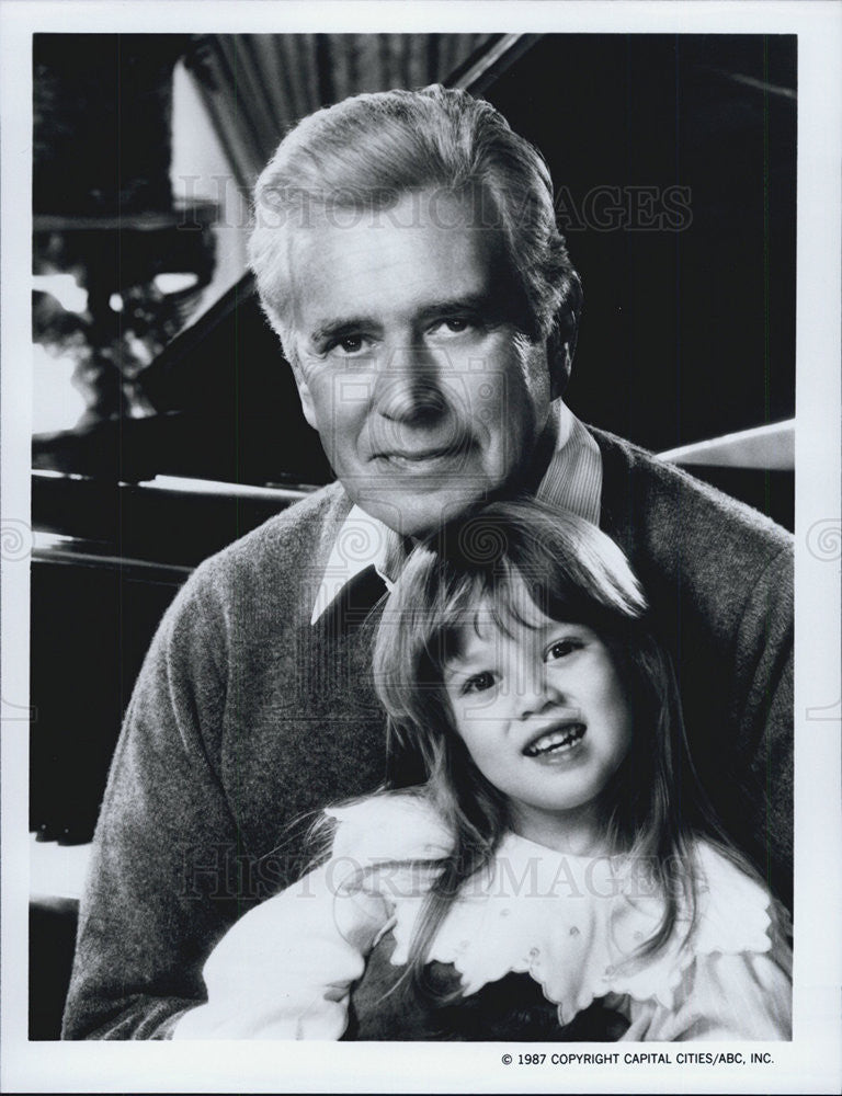 1987 Press Photo John Forsythe &amp; Jessica Player on &quot;Dynasty&quot; - Historic Images