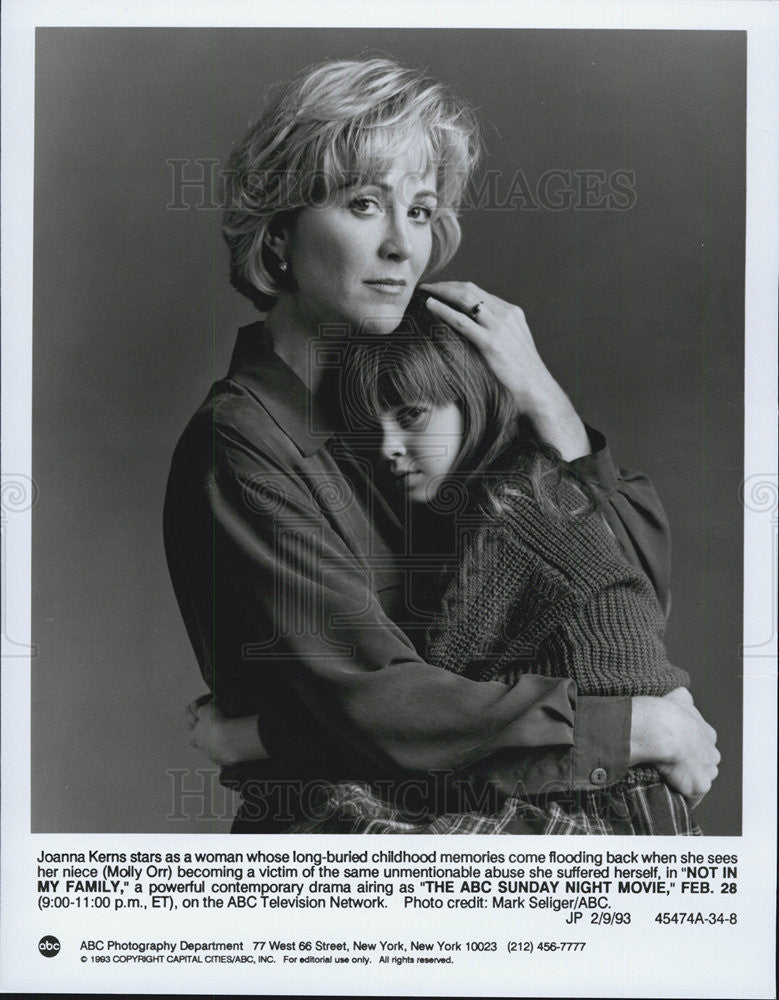 1993 Press Photo Joanna Kerns &amp; Molly Orr in &quot;Not In My Family&quot; - Historic Images