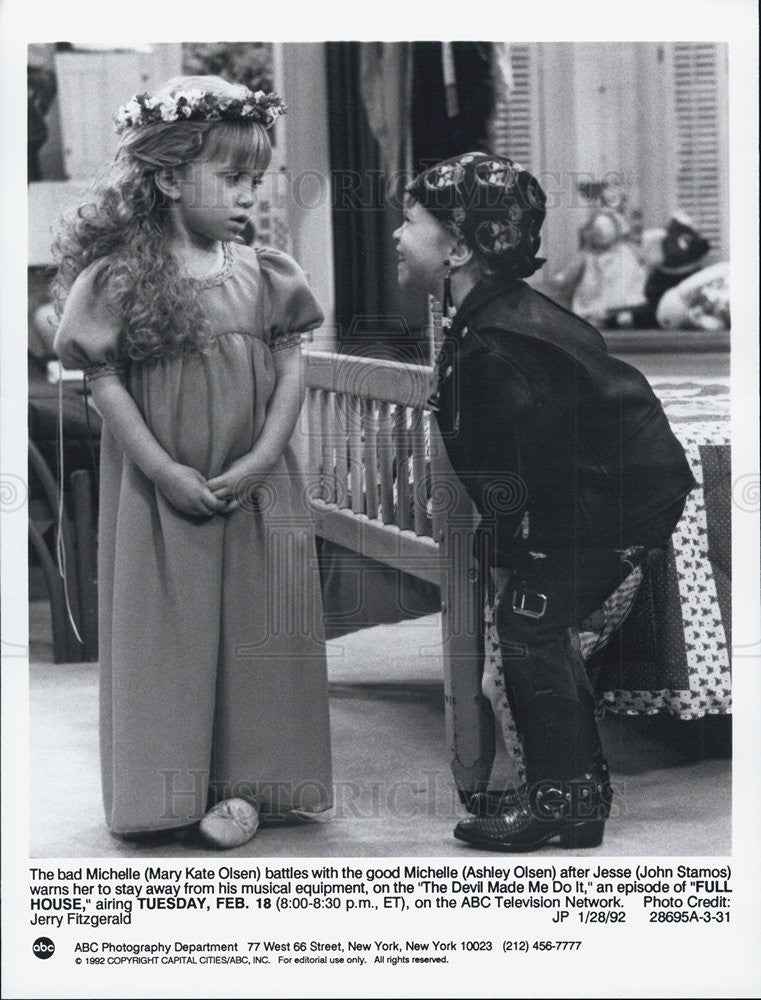 1992 Press Photo Mary Kate Olsen &amp; Ashley Olsen on &quot;Full House&quot; - Historic Images