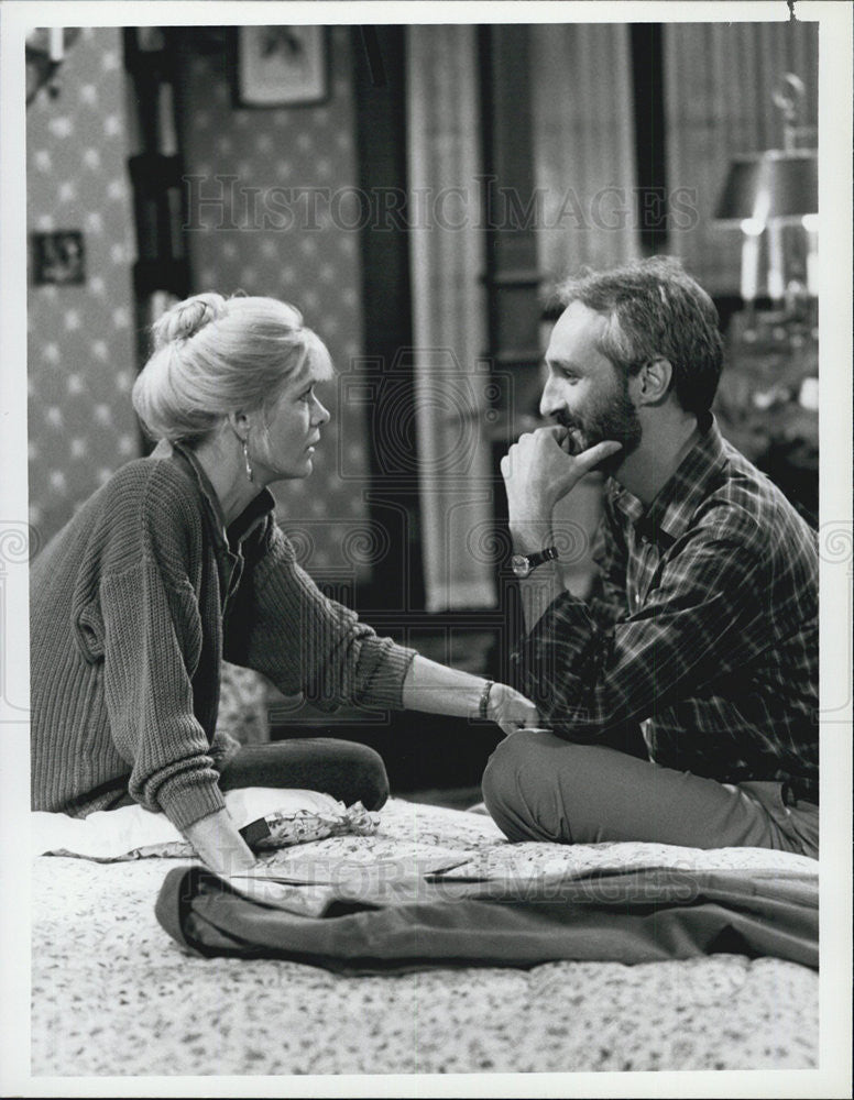 1986 Press Photo Meredith Baxter Birney And Michael Gross NBC Show Family Tiesa - Historic Images